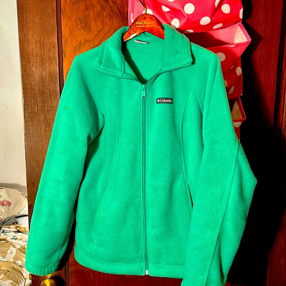 Women’s athletic LS Columbia Emerald green